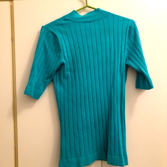 Turquoise short sleeve sweater from Le Chateau. - Picture 3 of 4